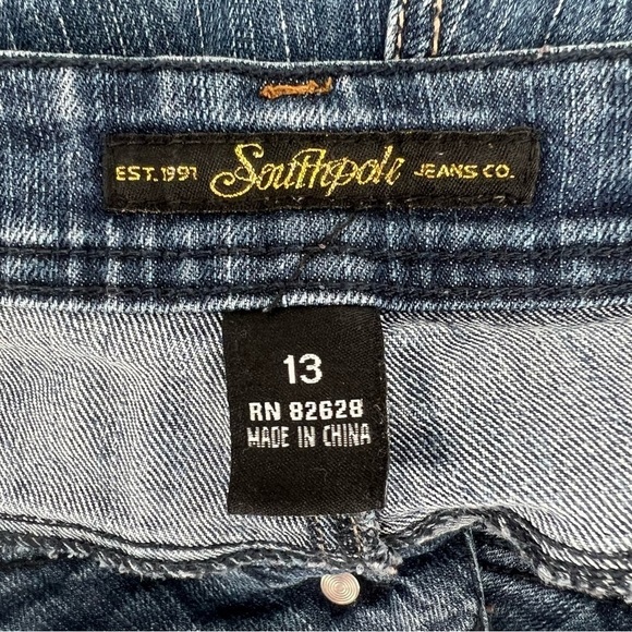 South Pole Jeans Co Embellished Cuffed Hem Shorts Size 13 Women’s - Picture 2 of 7